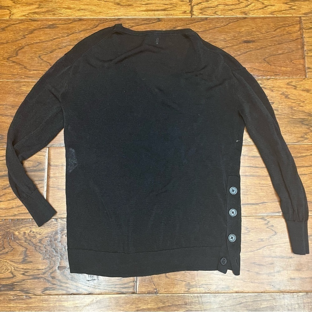 J. Crew‎ V-neck sweater with side buttons in linen blend